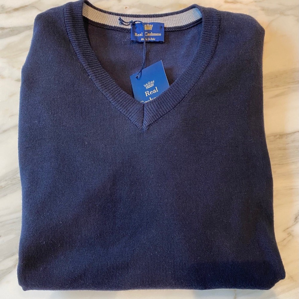 Cashmere V-Neck Sweater in Navy